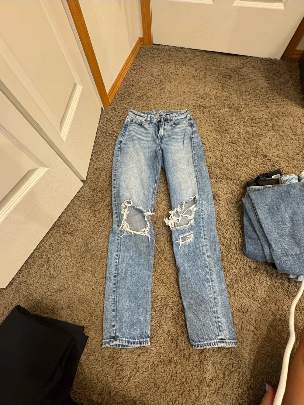 American Eagle Outfitters Light Blue Distressed Straight-Leg Jeans